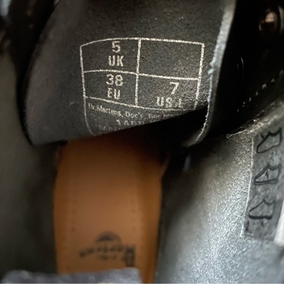 NWT Dr. Martens Women's 1460 Smooth Leather Lace Up Boots Sz 7 Black - Picture 10 of 10